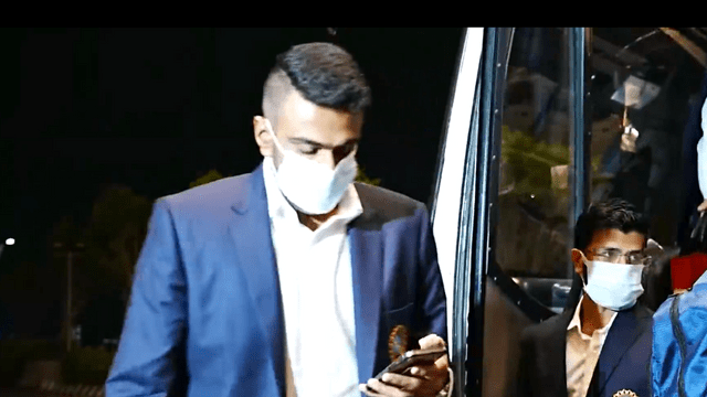 Team India leaves for Mission Melbourne T20 World Cup, Virat's new haircut goes viral, Karthik, Rahul look stylish, photo goes viral