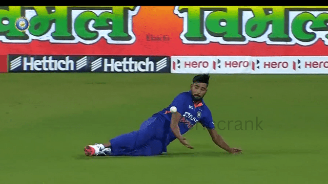 In IND vs SA match, the ball boy showed Rituraj, mirror to Siraj, showed what is fielding by taking a catch outside the boundary