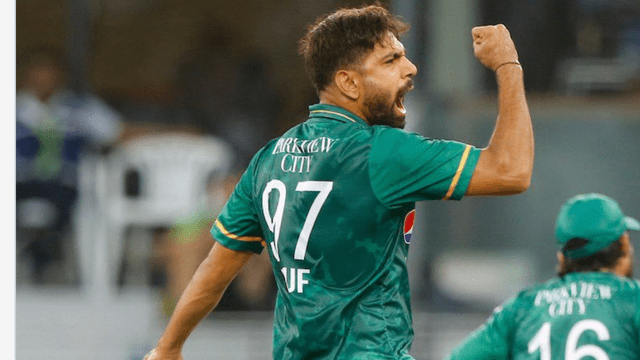 PAK bowler broke the bat with rocket speed ball, video that shook Team India before 23 October