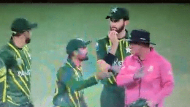 Nawaz's NO BALL overturned the entire match, questions were raised on the decision of the umpire!