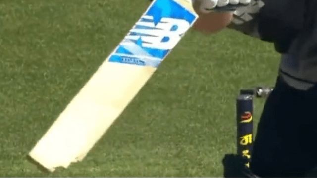 PAK bowler broke the bat with rocket speed ball, video that shook Team India before 23 October