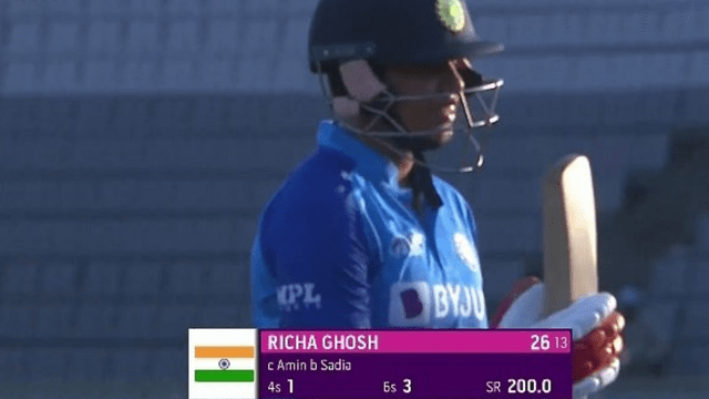 Richa Ghosh wreaked havoc on 3 sixes, blew Pakistan's senses by batting at a strike rate of 200 in 13 balls