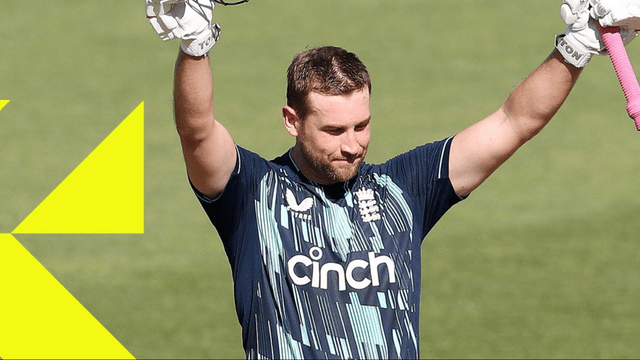 Aston Agar became "Super Man", stopped six by jumping 6 feet in the air, set color in AUS-ENG match