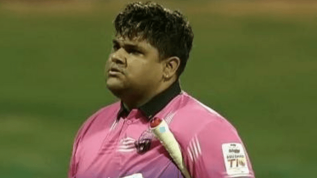 PAK player Moin Khan's son Azam Khan hit 34 runs in 13 balls with an SR of 261, POLLARD's stormy 45 runs went in vain