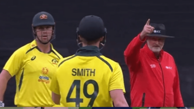 Butler showed the mirror to the umpire, took DRS along with catching Smith's catch, Smith and the umpire lost their senses