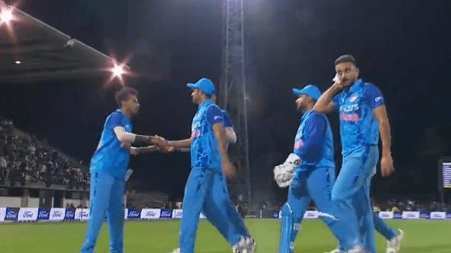 IND vs NZ: Arshdeep-Siraj's bowling wreaked havoc, for the first time in T20I two Indians did this, last 8 wickets fell for 30 runs, NZ scored 160