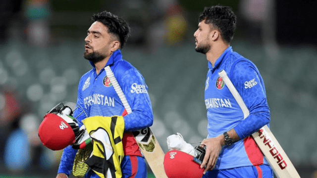 Rashid Khan scored 48 runs from SR of 208, smashed "SNAKE SHOT" for a six, AUS won by 4 runs