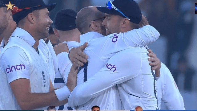 DRS also could not save Pakistan's defeat, Ben Stokes blown away by Naseem Shah, last 5 wickets fell for 9 runs