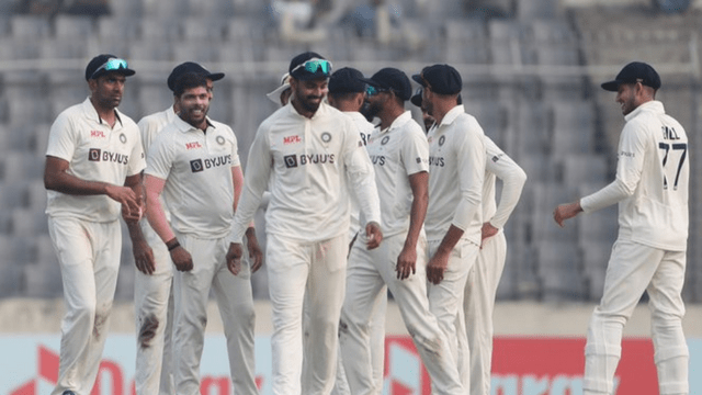 INDvsBAN: Umesh Yadav-Ashwin wreaks havoc, Mominul Haque has scored a century, Bangladesh limited to 227, Jaidev also shines