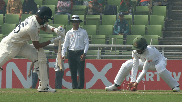 CRICCRANK - 2022-12-23T115647.690 The big mistake made by the umpire was Pujara NOT-OUT! The ball had hit the ground in the hands of Mominul Haque! victims of misfortune