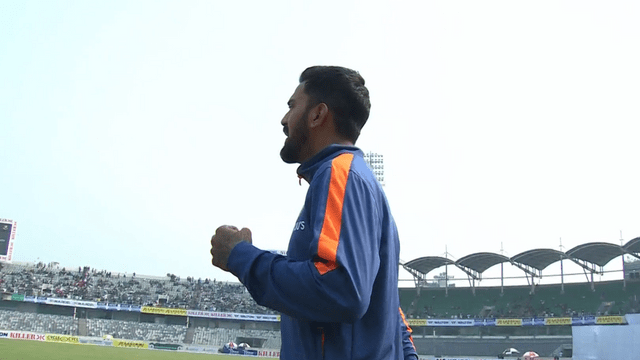 Lokesh Rahul-Rishabh Pant played Dhoni's tradition, Abhimanyu Easwaran-Jaidev Unadkat won hearts by giving champion cup