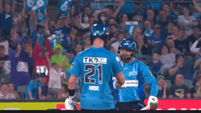 BBL 2022: Rashid Khan remembered Dhoni by hitting a helicopter shot, the bowler lost his senses when he looted the party!