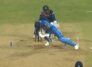 Hardik fell on the coming yorker like Mahesh Teekshana's "arrow", the bat fell with a bang, somehow saved the wicket