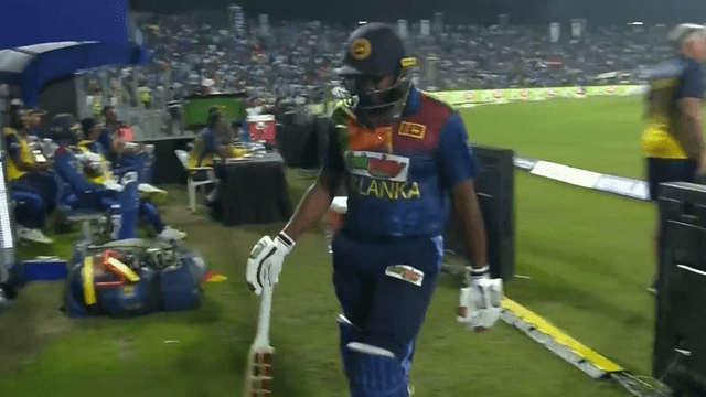 Rajapaksa's wicket was blown away by Umran Malik's 147 km speed ball, Rajapaksa lost his senses!