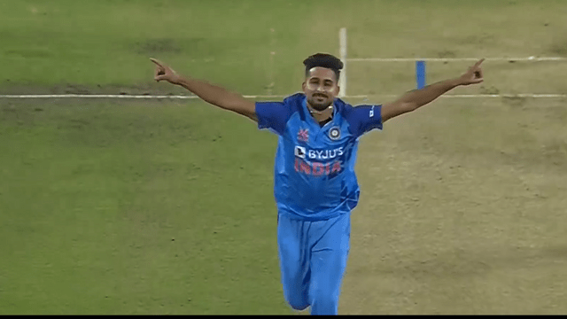 Umran Malik's fire spewing ball bowled Hasranga, could not even move and the work was done