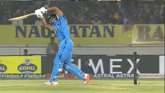 Karunaratne's senses were blown away by Rahul Tripathi's 2 consecutive stormy sixes, the camera man narrowly escaped.