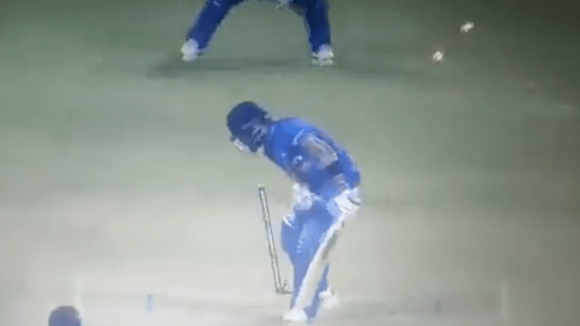 India vs Sri Lanka, 2nd ODI:Virat Kohli bowled by Lehru Kumar's rocket pace ball