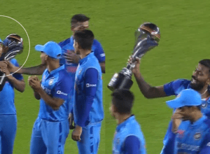 Hardik broke Dhoni's tradition, gave the winning trophy to Prithvi Shaw and this mystery man made headlines