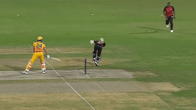 Sam Billings reminded Dhoni, such a RUN-OUT that blew the batsman's senses!