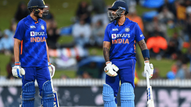 CRICCRANK - 2023-02-06T200904.885 IND vs AUS: Former coach Ravi Shastri insisted on giving a chance to this legendary player of T20, said that he can play an important role in victory