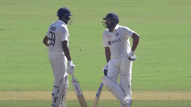 Rohit Sharma hit Cummins for a stormy slap six, Cummins was blown away, could not believe