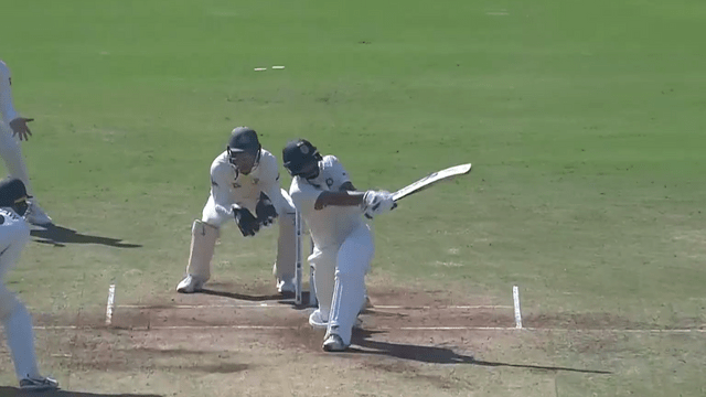 Mohammed Shami broke Virat-Yuvraj's record in Test cricket by hitting 3 sixes, played a blistering innings of 37 runs