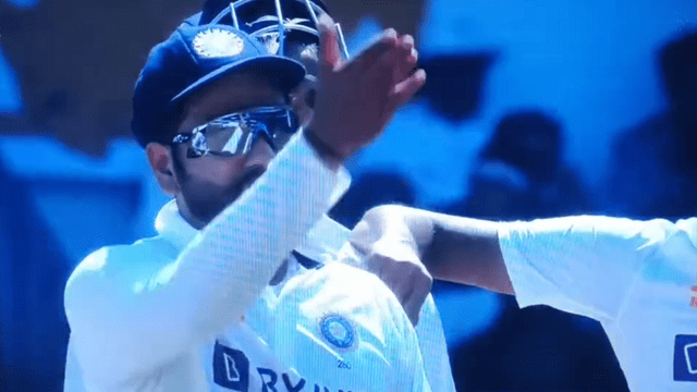 Ashwin shocked Handscomb by taking DRS, Rohit said, what are you showing me the review?