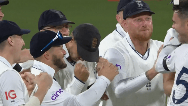 Anderson LBW on rocket speed ball to Williamson, Ben Stokes took DRS changed NOT OUT to OUT