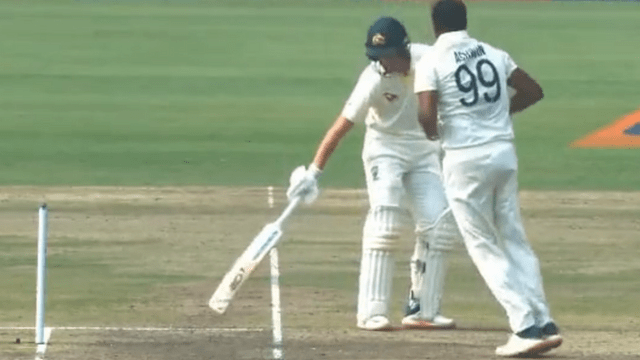 Ashwin taught Labushen a lesson in the live match, standing inside the creech out of fear, Ashwin's name echoed in the stadium