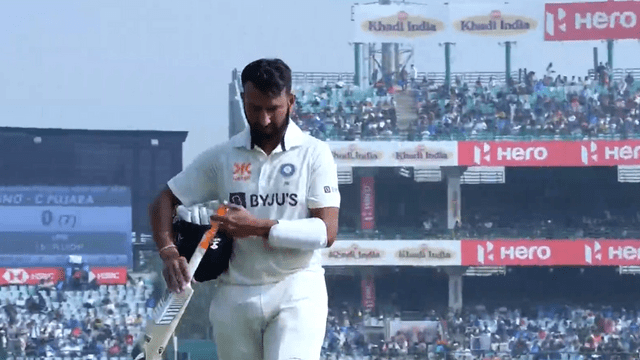 Cheteshwar Pujara was out for 0 runs on the magic ball of Nathan Lion, Rohit was out with Pujara in 3 balls