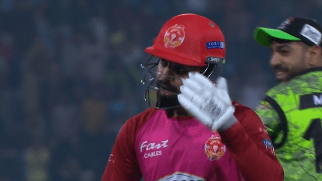 Shadab became the victim of the third umpire's wrong decision, Haris Rauf was pushed out, drama happened in the live match