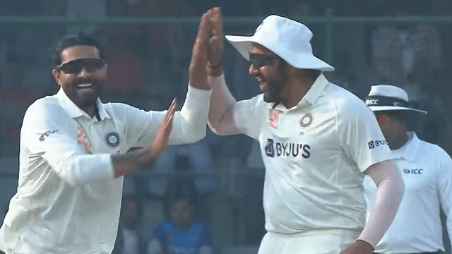 Jadeja's ball tearing the wall of Labuschagne's defense, blew the wicket, OUT for 31 runs