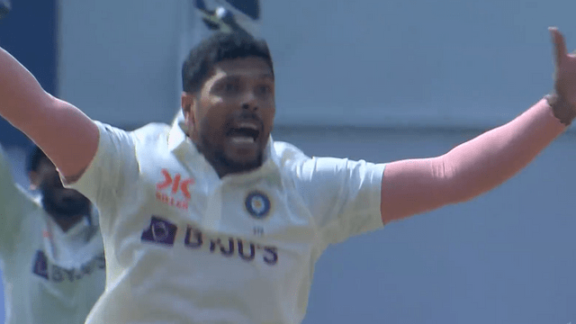 Umesh Yadav uprooted the stumps of Stark-Murphy, danced flying wickets, Umesh completed 100 Test wickets