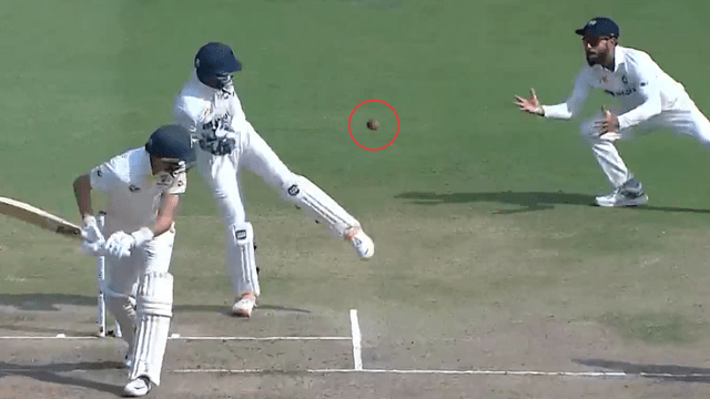 CRICCRANK - 2023-03-03T173043.960 IND VS AUS: Virat Kohli took amazing catch Marnus Labuschagne with one hand