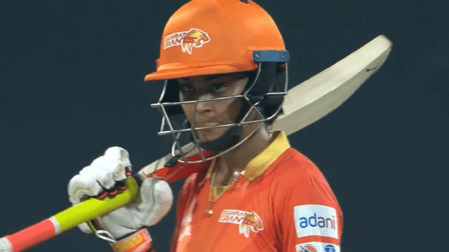 Harleen hit 4 consecutive stormy fours in 1 over, 46 runs wreaked havoc, Gujarat hit 169/6