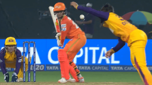Harleen hit 4 consecutive stormy fours in 1 over, 46 runs wreaked havoc, Gujarat hit 169/6
