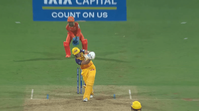 Haley was seen gesturing to Grace Harris to take DRS, foul in the match!