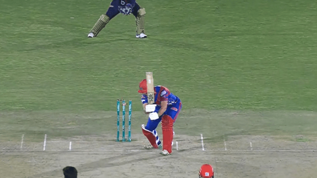 Nasim Shah's rocket speed yorker flew James Fuller's senses, the wicket was torn apart, Quetta Gladiator won by 4 wickets