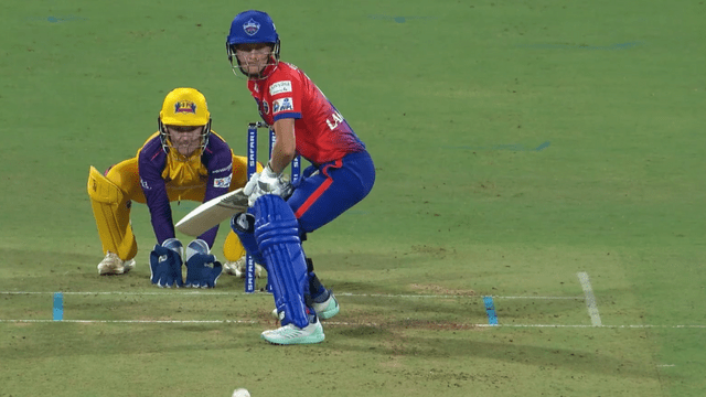 Kiran Navgire became Super Woman, Shefali Verma caught diving in the air, DC gave UP Warriors a target of 212 runs