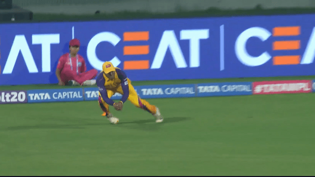 Kiran Navgire became Super Woman, Shefali Verma caught diving in the air, DC gave UP Warriors a target of 212 runs