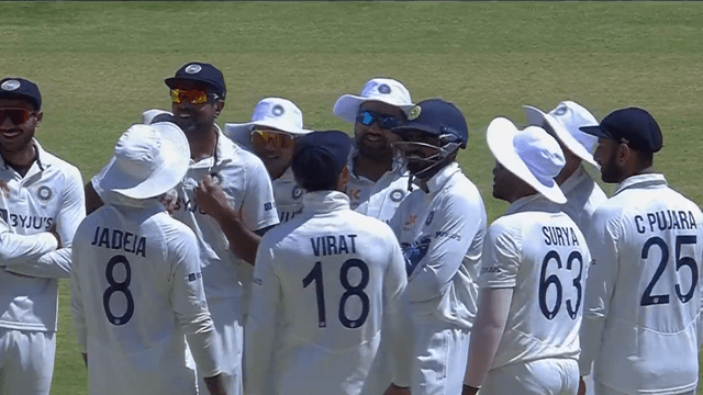 Seeing Usman Khawaja not getting out, Rohit Sharma jokingly did DRS, the umpires were also stunned