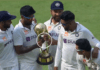 Lokesh Rahul was taking the cup from Rohit Sharma, but Rohit played Dhoni's "tradition" by putting it in the hands of Bharat and Suryakumar, won millions of hearts