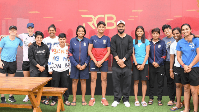"Dreams come true and I have a big dream now", Shreyanka met Virat and made a heartfelt statement, had scored a winning run for RCB