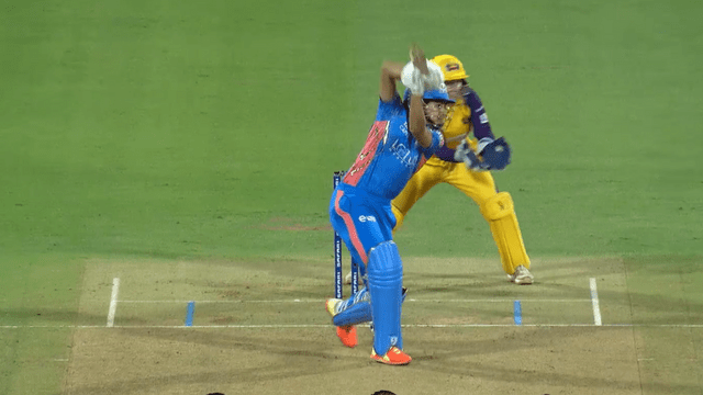 Harmapreet Kaur was bowled by Sophie on a sensational yorker, blew wickets, Mumbai Indians made 182/4