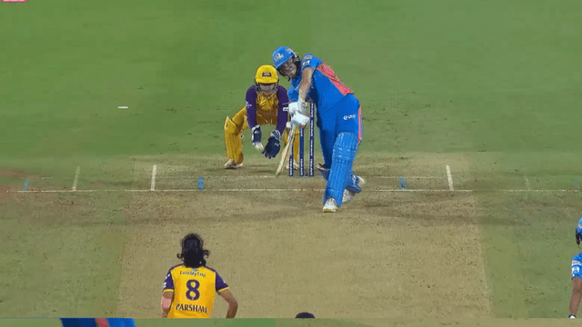 Taking the catch of Alyssa Healy, Mumbai captain Harmanpreet made a big noise, Wang blew his senses with a sensational ball!