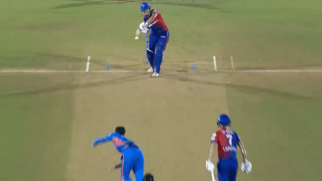 Questions raised on Shefali Verma being OUT, given out despite DRS, target of 132 runs in front of Mumbai for victory