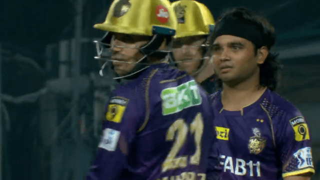RCB vs KKR: After the defeat, Faf Duplessis gestured Harshal Patel's class, got angry, said that looting runs in the death over became the reason for the defeat!