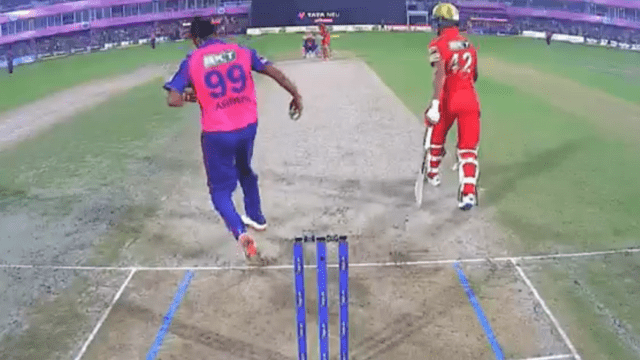 Dhawan narrowly escapes Ashwin's mankading, Ashwin stops Dhawan's beating, cameraman shows Butler looted party