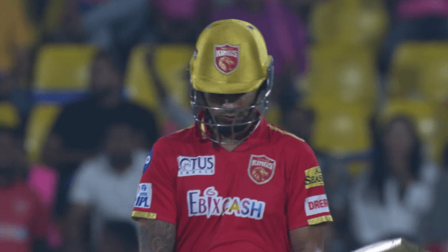 Sikandar Raza danced on Ashwin's magic ball, as long as he could think, the ball blew the wicket, bowled on his knees