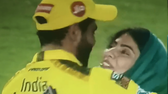 Ravindra Jadeja's wife Rivaba gave Jadeja a hug of love after the victory, tears of joy came out, Jadeja became emotional